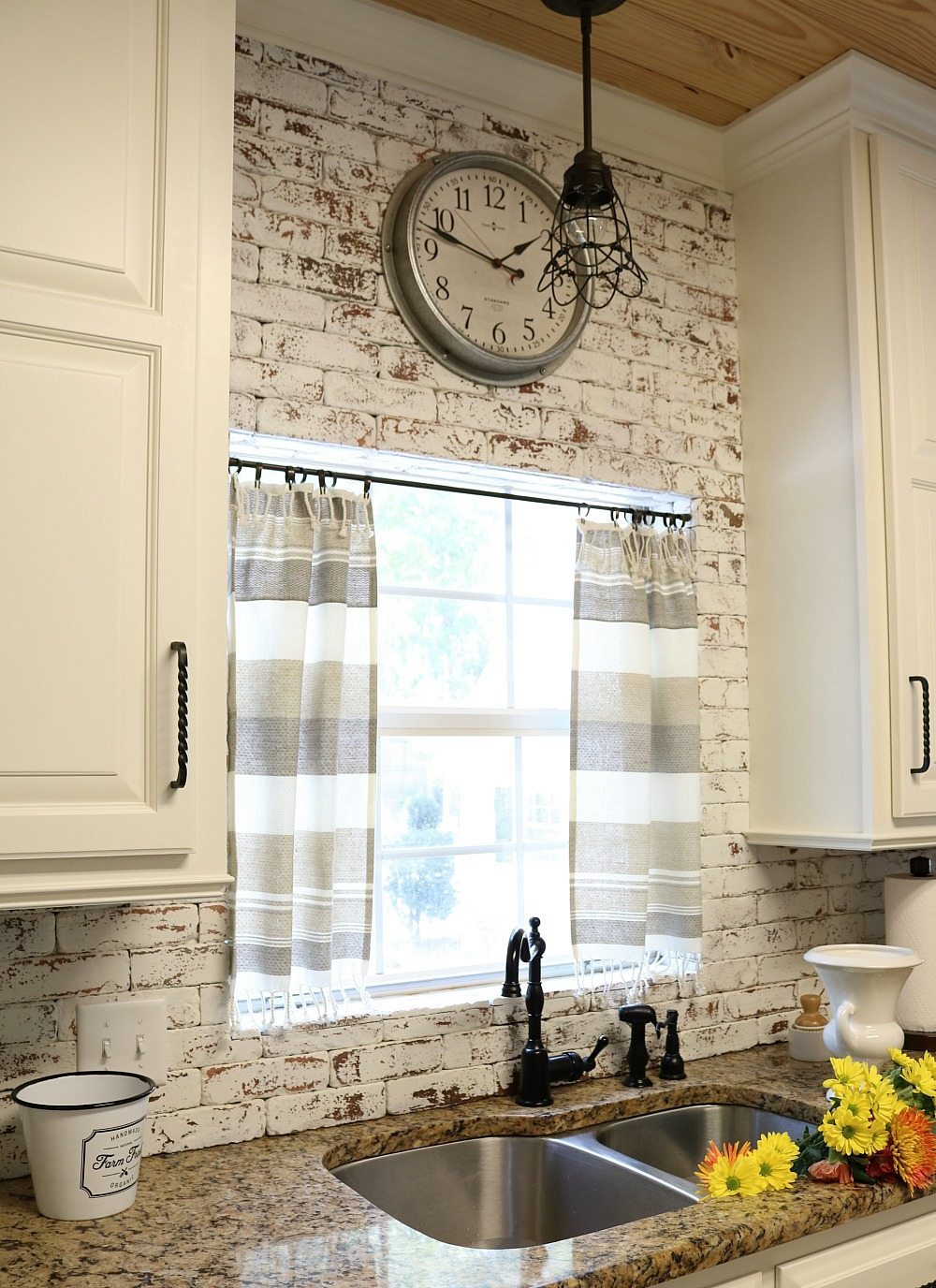 How To: Tea Towel Curtains for the Kitchen - The Barbee Housewife