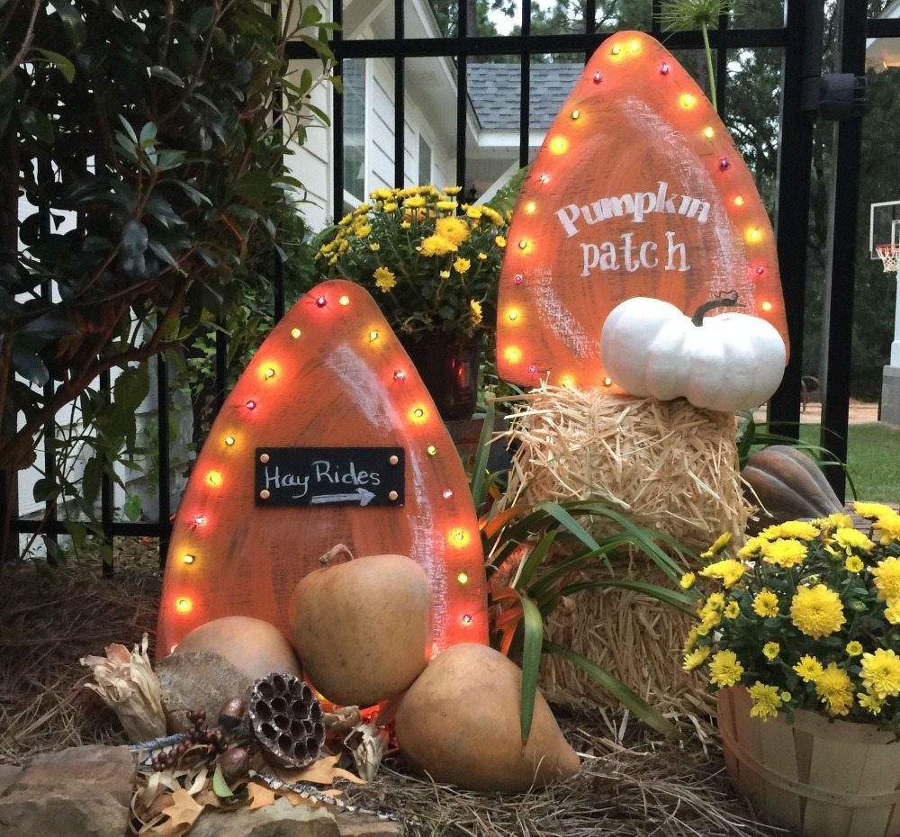 Make these fall harvest yard signs