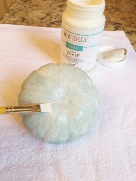 How To Paint Real Pumpkins - Refresh Restyle