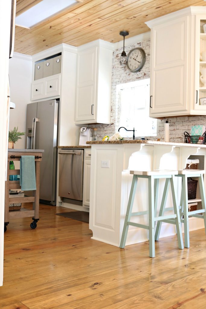 Kitchen painted Sherwin Williams Dover White Brick and Cabinets