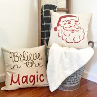Make these Christmas pillows directions at Refresh Restyle