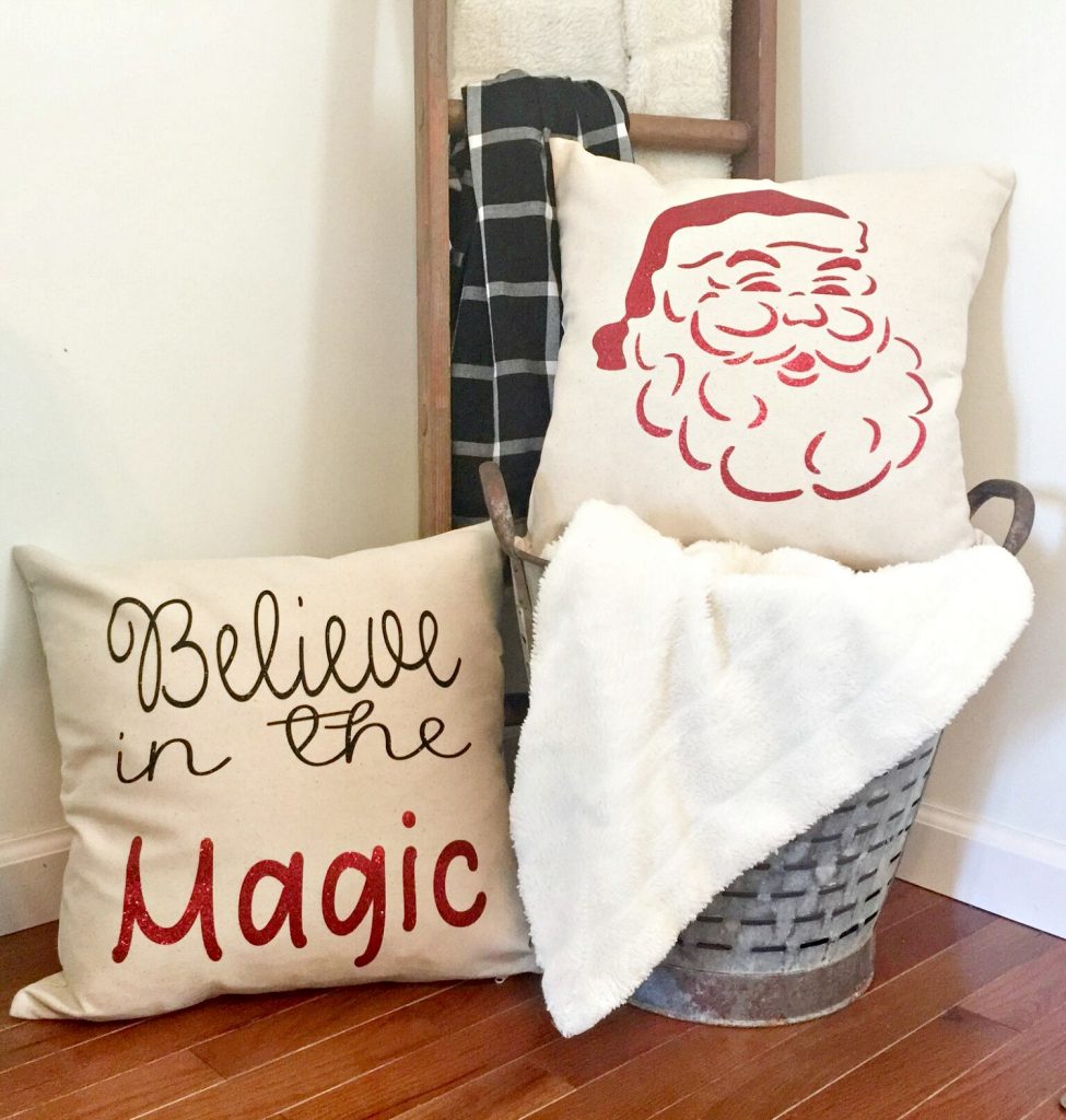 Make these Christmas pillows directions at Refresh Restyle