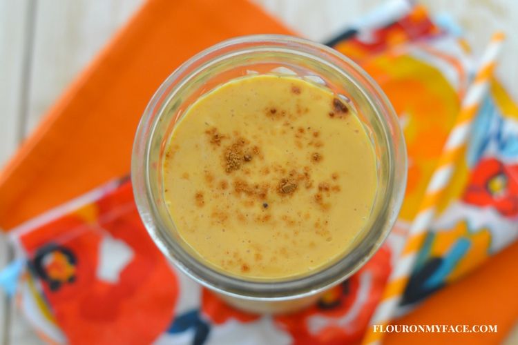 pumpkin-smoothie-recipe-flouronmyface