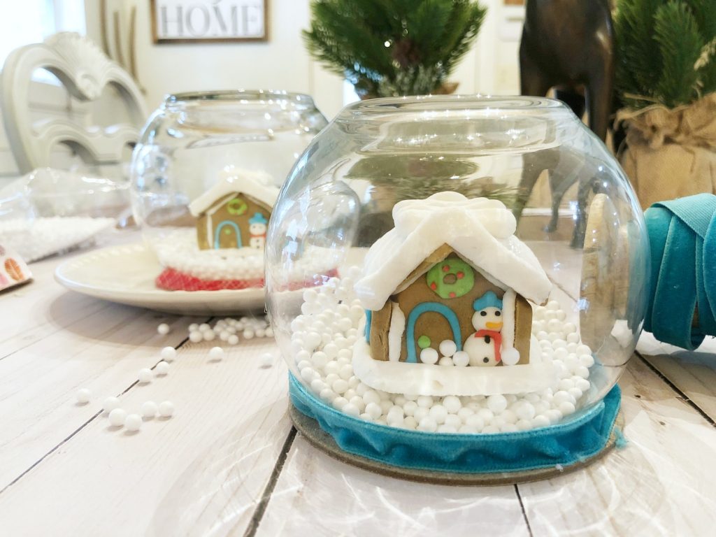 Make these cute snow globes