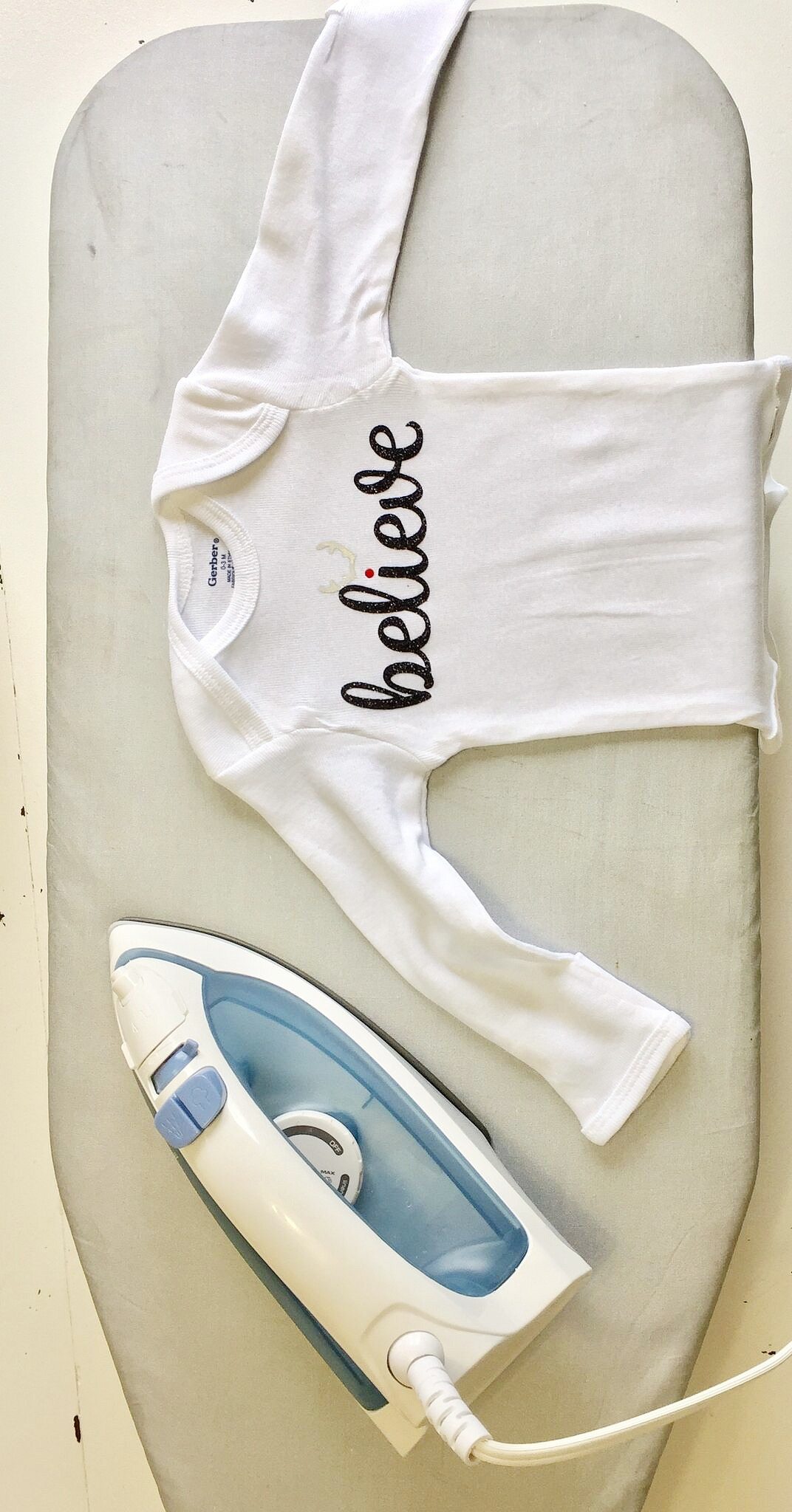 Make this cute onesie for Christmas