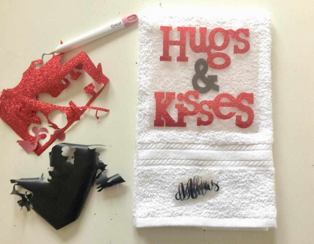Weed material Hugs & Kisses Towel