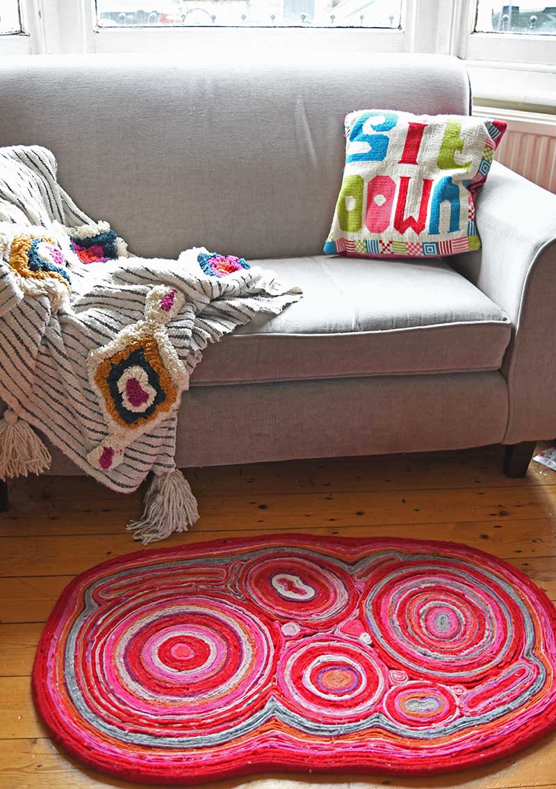 diy-felt-rug-lounge-5s