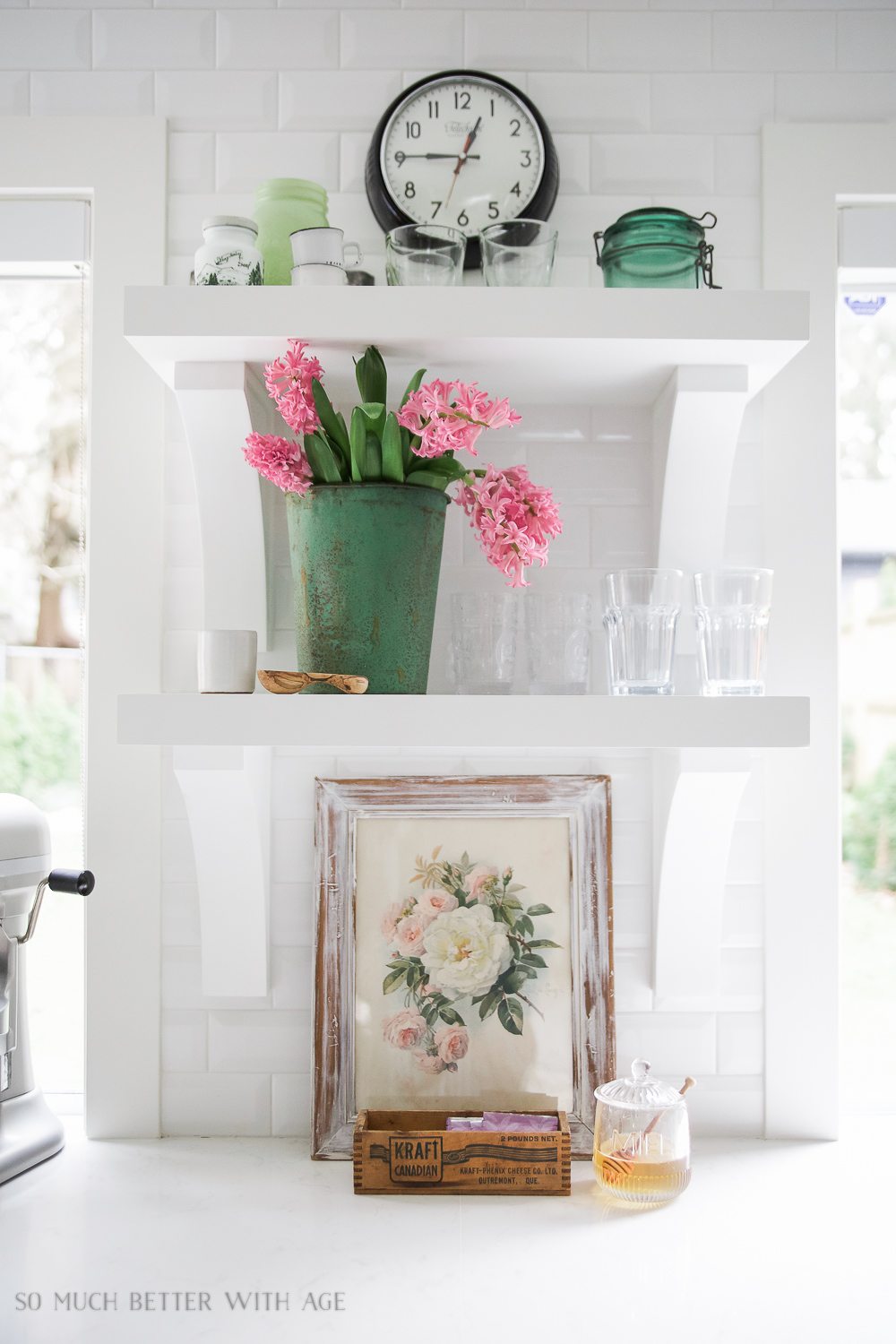 spring-tour-white-kitchen-pink-flowers-104