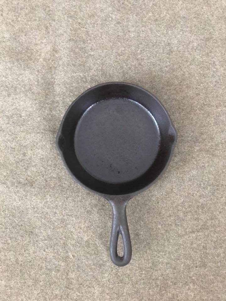 Easy step by step directions on how to restore cast iron. Vintage Cast Iron has been growing in popularity for years now.  It seems that as far as cookware goes, people are realizing that cast iron is healthier and tastes better than modern cookware.  In addition, there is also a huge market for cast iron as collectibles!