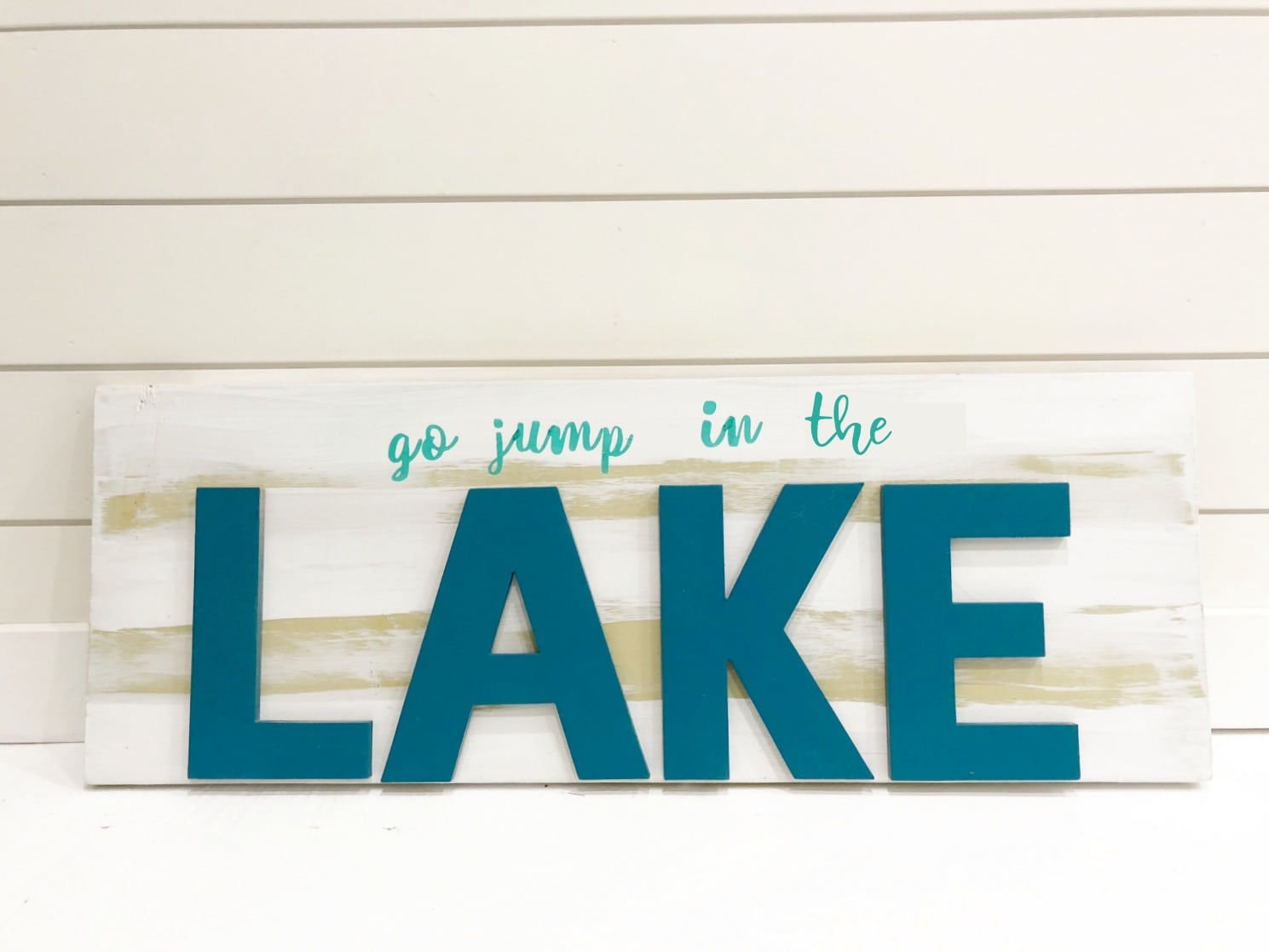 Lake sign easy to make