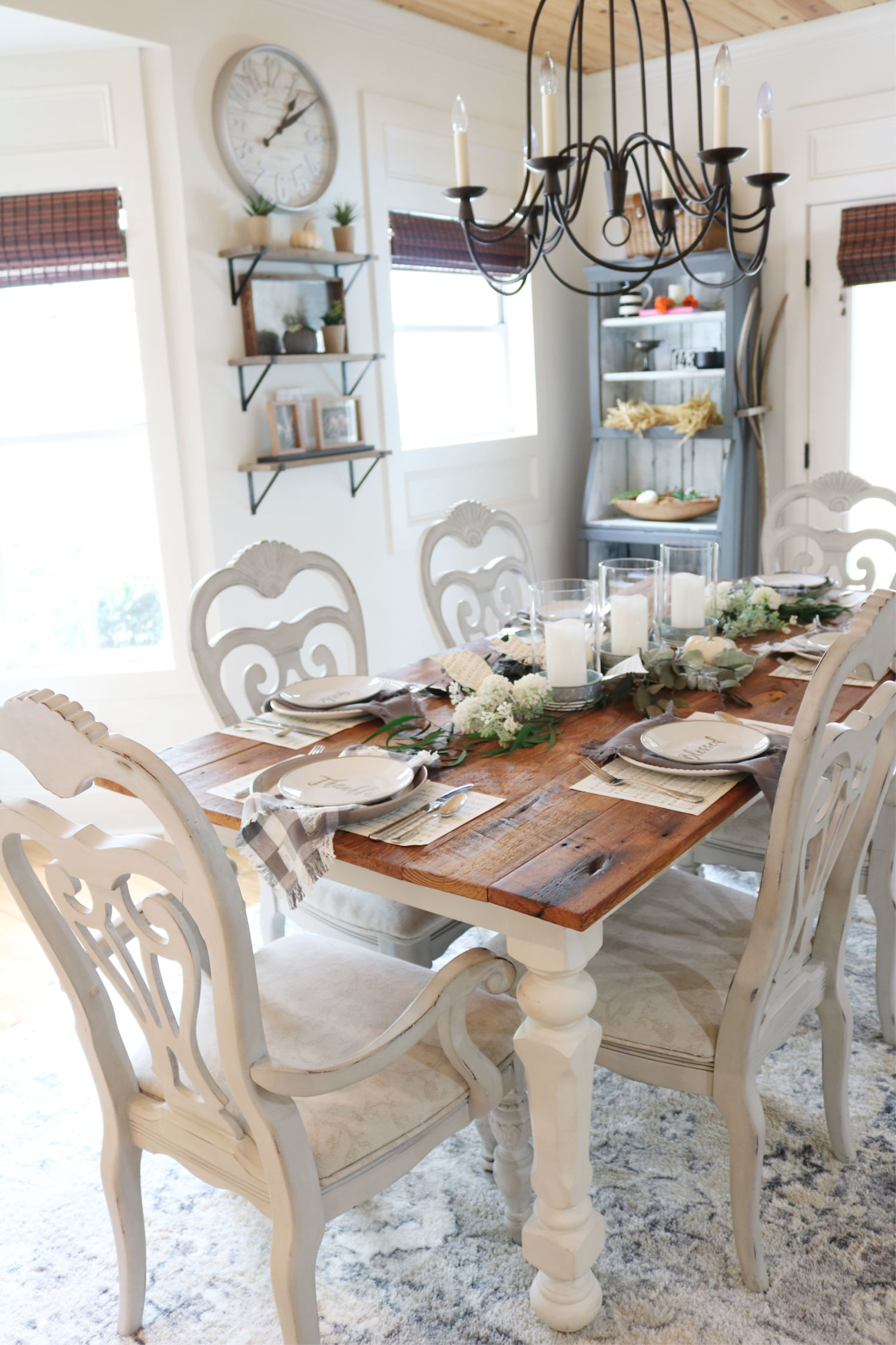 Fall barn wood table idea