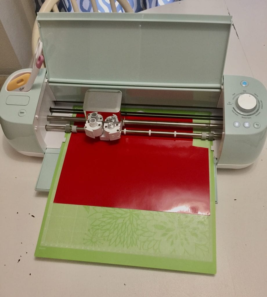 Cut vinyl with Cricut