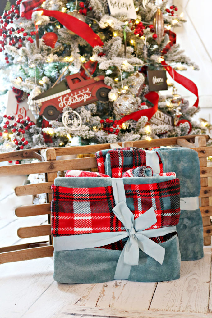 Throw Blankets - Christmas Gift Ideas Under $25