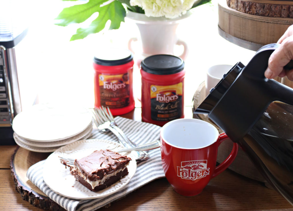 Folgers Flavors coffee pairing with Mississippi Mud cake recipe