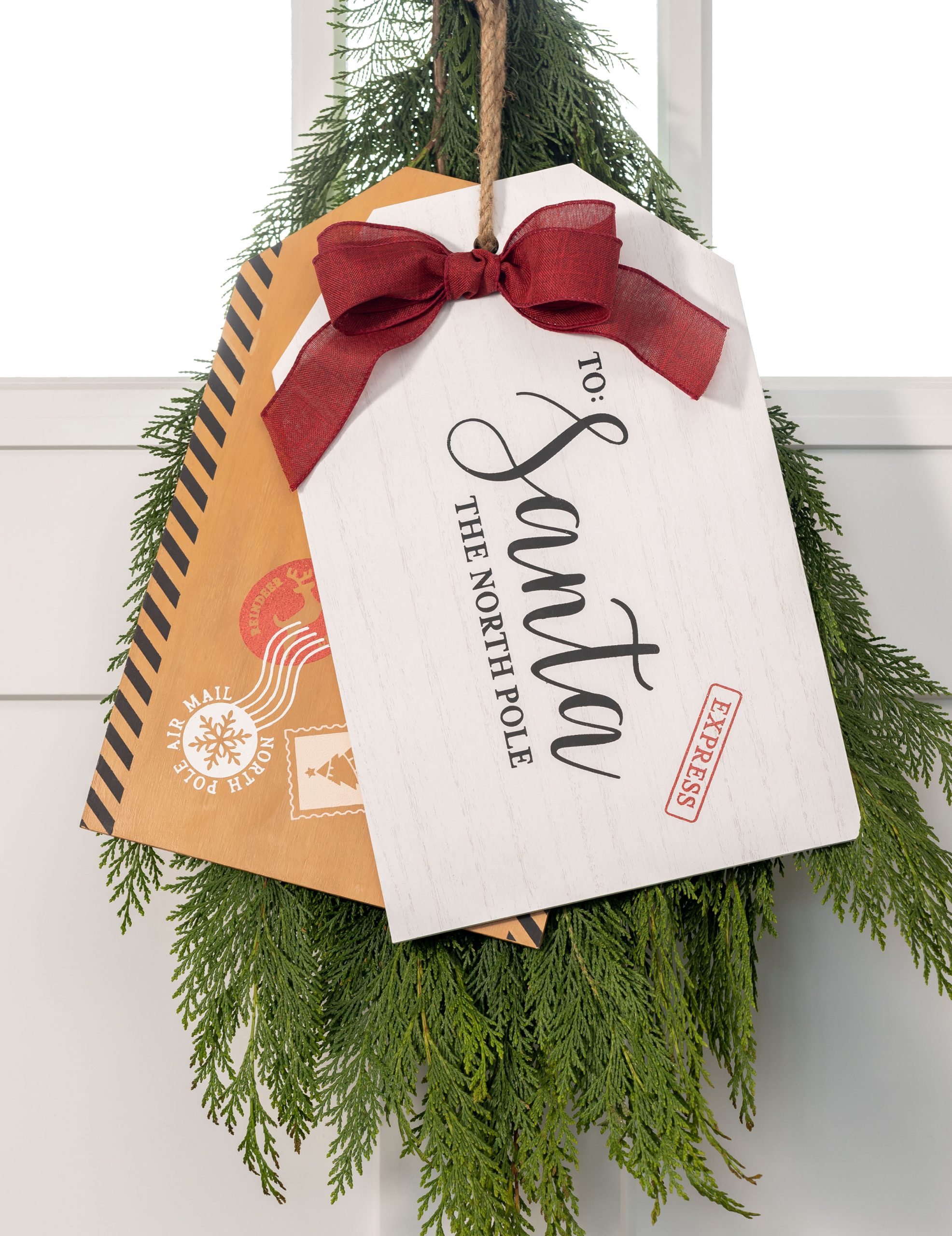 Create with the new Santa design from the 2022 Holiday Collection! I can imagine so many fun craft ideas, love this double tag for the front door!