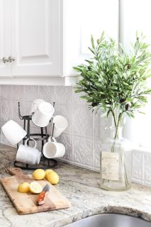 30 Kitchen Backsplash Ideas with White Cabinets - Refresh Restyle