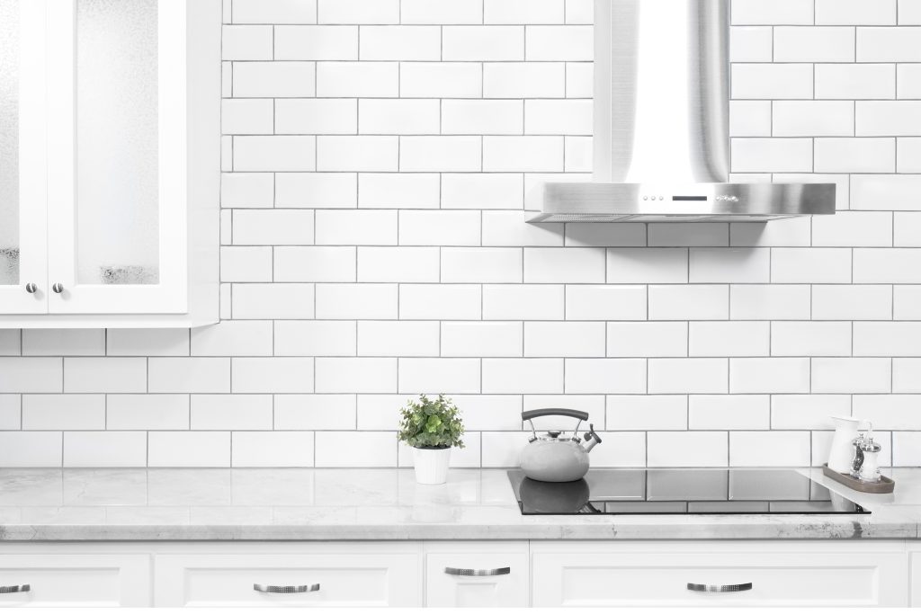 Traditional White Subway Tile White Kitchen Cabinets